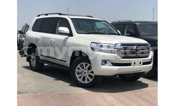 Acheter Import Voiture Toyota Land Cruiser Blanc à Import - Dubai, #<Region:0x000000000c5121b8> Acheter Import Voiture Toyota Land Cruiser Blanc à Import - Dubai, #<Region:0x000000000c5121b8>