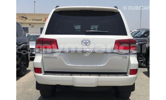 Acheter Import Voiture Toyota Land Cruiser Blanc à Import - Dubai, #<Region:0x000000000c5121b8> Acheter Import Voiture Toyota Land Cruiser Blanc à Import - Dubai, #<Region:0x000000000c5121b8>