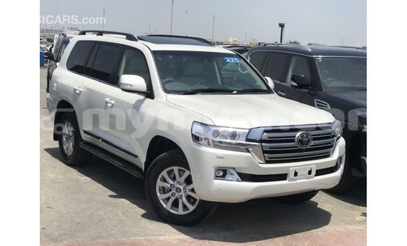 Acheter Import Voiture Toyota Land Cruiser Blanc à Import - Dubai, #<Region:0x000000000c5121b8> Acheter Import Voiture Toyota Land Cruiser Blanc à Import - Dubai, #<Region:0x000000000c5121b8>