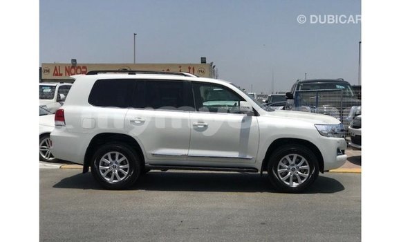 Acheter Import Voiture Toyota Land Cruiser Blanc à Import - Dubai, #<Region:0x000000000c5121b8> Acheter Import Voiture Toyota Land Cruiser Blanc à Import - Dubai, #<Region:0x000000000c5121b8>