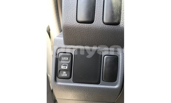 သွင်းကုန် Toyota Land Cruiser White ကား Import - Dubai Ayeyarwady သွင်းကုန် Toyota Land Cruiser White ကား Import - Dubai Ayeyarwady