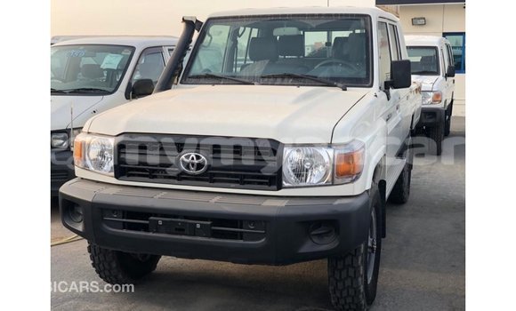 သွင်းကုန် Toyota Land Cruiser White ကား Import - Dubai Ayeyarwady သွင်းကုန် Toyota Land Cruiser White ကား Import - Dubai Ayeyarwady