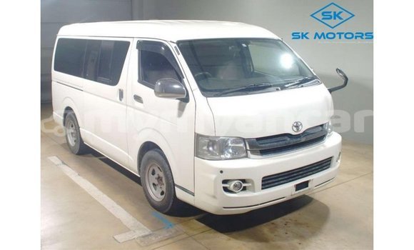 Buy Import Toyota Hiace White Car in Import - Dubai in Ayeyarwady