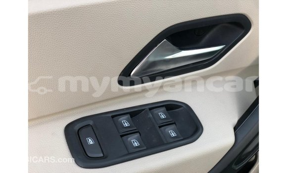 သွင်းကုန် Renault Duster Beige ကား Import - Dubai Ayeyarwady သွင်းကုန် Renault Duster Beige ကား Import - Dubai Ayeyarwady