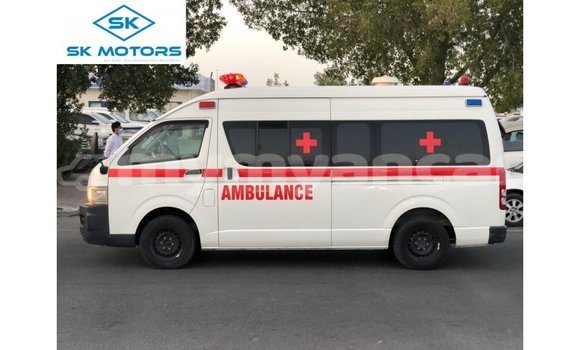 Buy Import Toyota Hiace White Car in Import - Dubai in Ayeyarwady