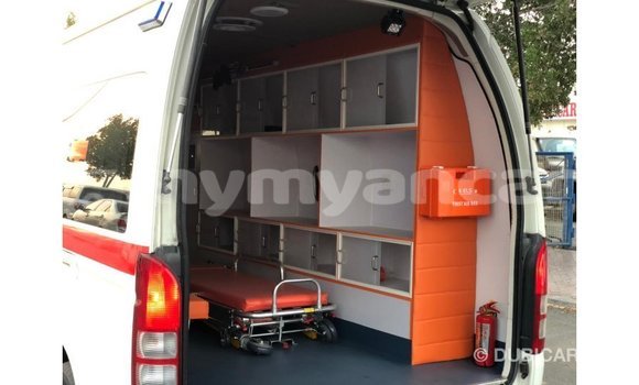 သွင်းကုန် Toyota Hiace White ကား Import - Dubai Ayeyarwady သွင်းကုန် Toyota Hiace White ကား Import - Dubai Ayeyarwady