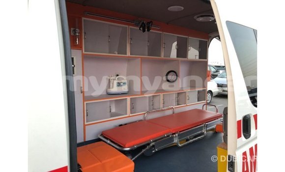 သွင်းကုန် Toyota Hiace White ကား Import - Dubai Ayeyarwady သွင်းကုန် Toyota Hiace White ကား Import - Dubai Ayeyarwady