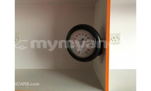 သွင်းကုန် Toyota Hiace White ကား Import - Dubai Ayeyarwady သွင်းကုန် Toyota Hiace White ကား Import - Dubai Ayeyarwady