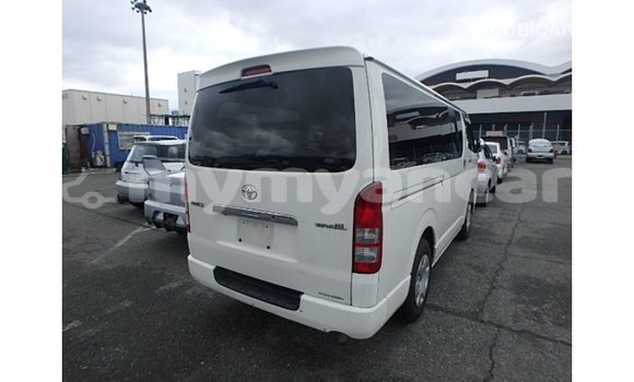 Buy Import Toyota Hiace White Car in Import - Dubai in Ayeyarwady Buy Import Toyota Hiace White Car in Import - Dubai in Ayeyarwady