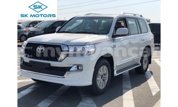 Buy Import Toyota Land Cruiser White Car in Import - Dubai in Ayeyarwady