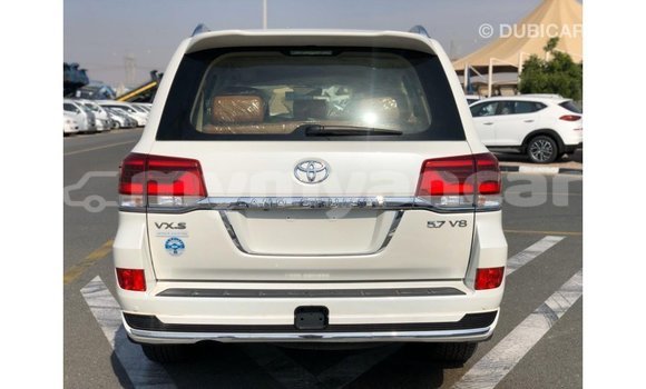 သွင်းကုန် Toyota Land Cruiser White ကား Import - Dubai Ayeyarwady သွင်းကုန် Toyota Land Cruiser White ကား Import - Dubai Ayeyarwady
