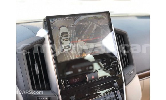 သွင်းကုန် Toyota Land Cruiser White ကား Import - Dubai Ayeyarwady သွင်းကုန် Toyota Land Cruiser White ကား Import - Dubai Ayeyarwady