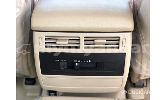 သွင်းကုန် Toyota Land Cruiser White ကား Import - Dubai Ayeyarwady သွင်းကုန် Toyota Land Cruiser White ကား Import - Dubai Ayeyarwady