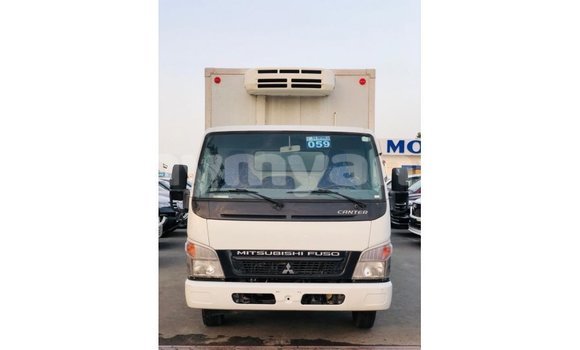 သွင်းကုန် Mitsubishi Carisma White ကား Import - Dubai Ayeyarwady သွင်းကုန် Mitsubishi Carisma White ကား Import - Dubai Ayeyarwady