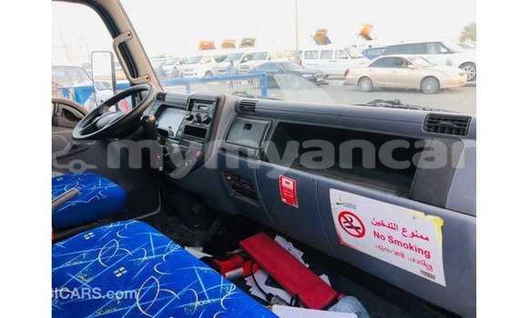 သွင်းကုန် Mitsubishi Carisma White ကား Import - Dubai Ayeyarwady သွင်းကုန် Mitsubishi Carisma White ကား Import - Dubai Ayeyarwady