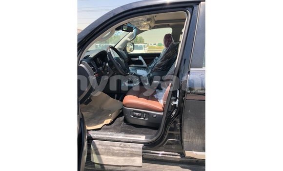 သွင်းကုန် Toyota Land Cruiser Black ကား Import - Dubai Ayeyarwady သွင်းကုန် Toyota Land Cruiser Black ကား Import - Dubai Ayeyarwady