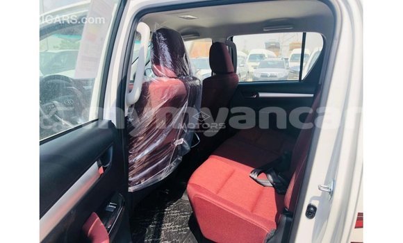 Buy Import Toyota Hilux White Car in Import - Dubai in Ayeyarwady Buy Import Toyota Hilux White Car in Import - Dubai in Ayeyarwady