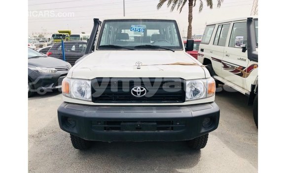 သွင်းကုန် Toyota Land Cruiser White ကား Import - Dubai Ayeyarwady သွင်းကုန် Toyota Land Cruiser White ကား Import - Dubai Ayeyarwady