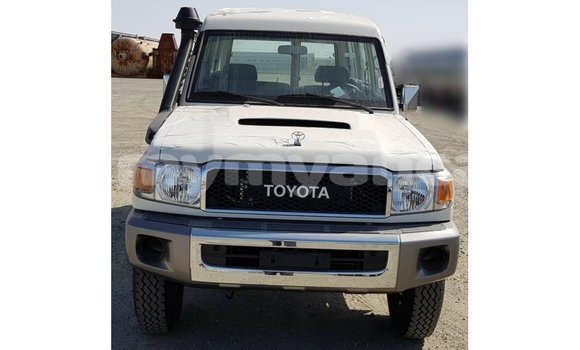 Buy Import Toyota Land Cruiser White Car in Import - Dubai in Ayeyarwady