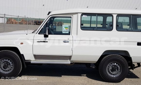 Buy Import Toyota Land Cruiser White Car in Import - Dubai in Ayeyarwady Buy Import Toyota Land Cruiser White Car in Import - Dubai in Ayeyarwady