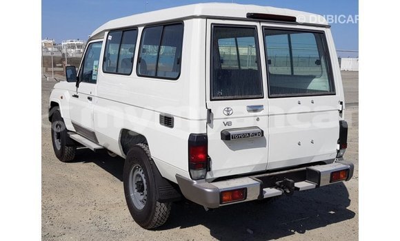Buy Import Toyota Land Cruiser White Car in Import - Dubai in Ayeyarwady Buy Import Toyota Land Cruiser White Car in Import - Dubai in Ayeyarwady
