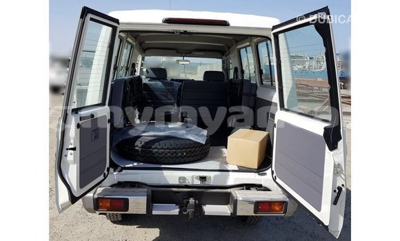 Buy Import Toyota Land Cruiser White Car in Import - Dubai in Ayeyarwady Buy Import Toyota Land Cruiser White Car in Import - Dubai in Ayeyarwady