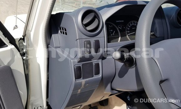 Buy Import Toyota Land Cruiser White Car in Import - Dubai in Ayeyarwady Buy Import Toyota Land Cruiser White Car in Import - Dubai in Ayeyarwady