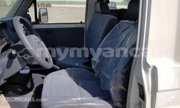 Buy Import Toyota Land Cruiser White Car in Import - Dubai in Ayeyarwady Buy Import Toyota Land Cruiser White Car in Import - Dubai in Ayeyarwady