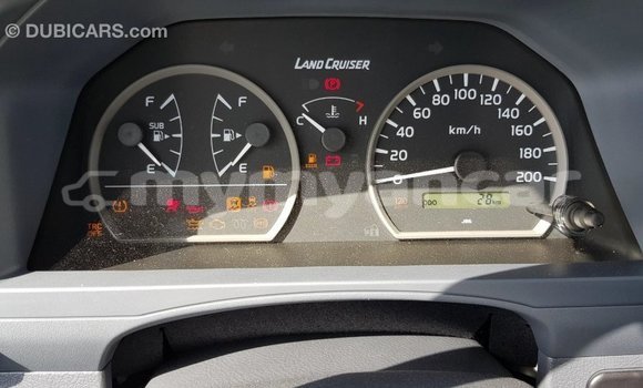 Buy Import Toyota Land Cruiser White Car in Import - Dubai in Ayeyarwady Buy Import Toyota Land Cruiser White Car in Import - Dubai in Ayeyarwady