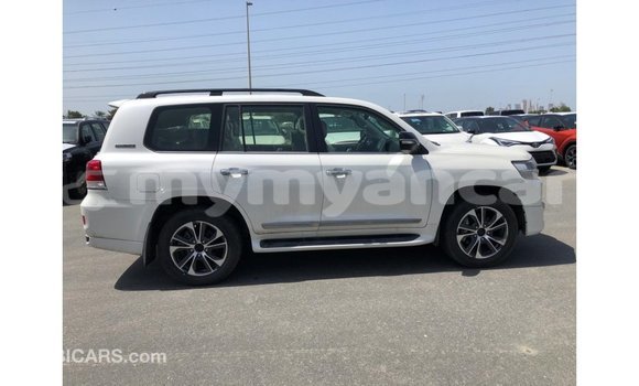 Buy Import Toyota Land Cruiser White Car in Import - Dubai in Ayeyarwady Buy Import Toyota Land Cruiser White Car in Import - Dubai in Ayeyarwady