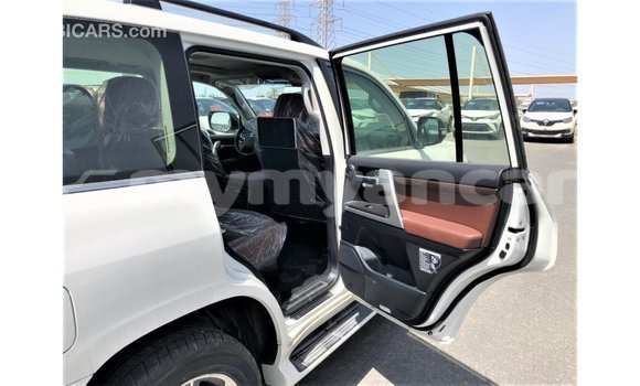 Buy Import Toyota Land Cruiser White Car in Import - Dubai in Ayeyarwady Buy Import Toyota Land Cruiser White Car in Import - Dubai in Ayeyarwady