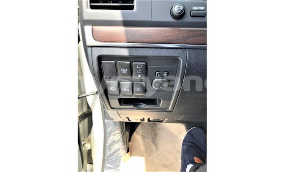 Buy Import Toyota Land Cruiser White Car in Import - Dubai in Ayeyarwady Buy Import Toyota Land Cruiser White Car in Import - Dubai in Ayeyarwady
