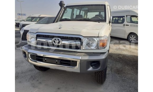 Buy Import Toyota Land Cruiser White Car in Import - Dubai in Ayeyarwady Buy Import Toyota Land Cruiser White Car in Import - Dubai in Ayeyarwady