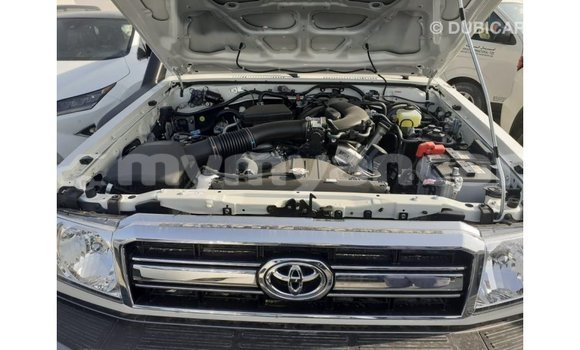 Buy Import Toyota Land Cruiser White Car in Import - Dubai in Ayeyarwady Buy Import Toyota Land Cruiser White Car in Import - Dubai in Ayeyarwady