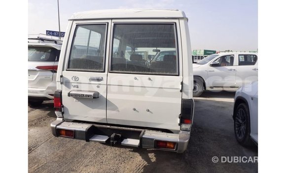 Buy Import Toyota Land Cruiser White Car in Import - Dubai in Ayeyarwady Buy Import Toyota Land Cruiser White Car in Import - Dubai in Ayeyarwady
