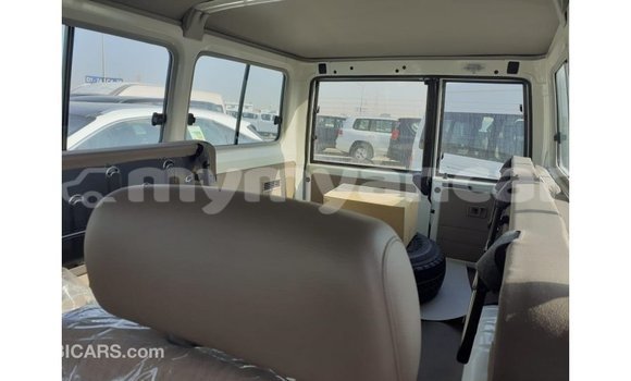 Buy Import Toyota Land Cruiser White Car in Import - Dubai in Ayeyarwady Buy Import Toyota Land Cruiser White Car in Import - Dubai in Ayeyarwady