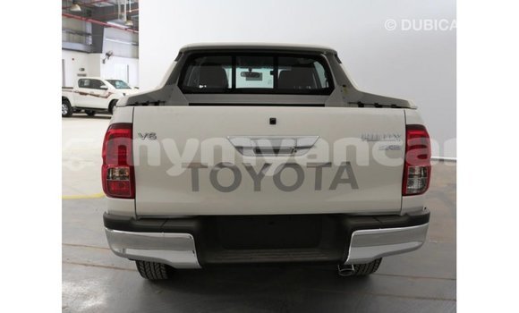 Buy Import Toyota Hilux White Car in Import - Dubai in Ayeyarwady Buy Import Toyota Hilux White Car in Import - Dubai in Ayeyarwady