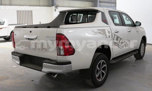 Buy Import Toyota Hilux White Car in Import - Dubai in Ayeyarwady Buy Import Toyota Hilux White Car in Import - Dubai in Ayeyarwady