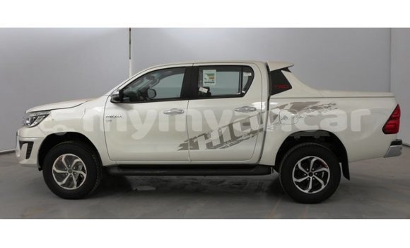 Buy Import Toyota Hilux White Car in Import - Dubai in Ayeyarwady Buy Import Toyota Hilux White Car in Import - Dubai in Ayeyarwady