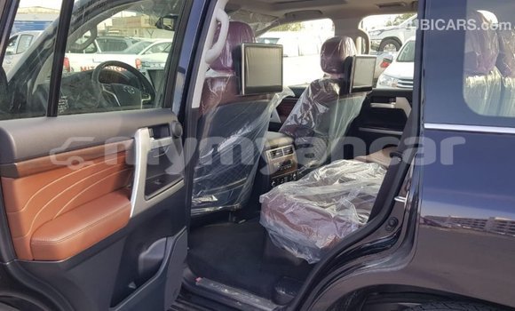 Buy Import Toyota Land Cruiser Black Car in Import - Dubai in Ayeyarwady Buy Import Toyota Land Cruiser Black Car in Import - Dubai in Ayeyarwady