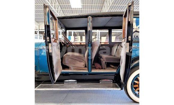 သွင်းကုန် Buick Electra Blue ကား Import - Dubai Ayeyarwady သွင်းကုန် Buick Electra Blue ကား Import - Dubai Ayeyarwady