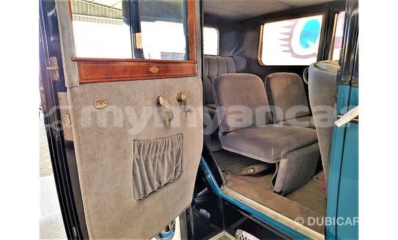 သွင်းကုန် Buick Electra Blue ကား Import - Dubai Ayeyarwady သွင်းကုန် Buick Electra Blue ကား Import - Dubai Ayeyarwady