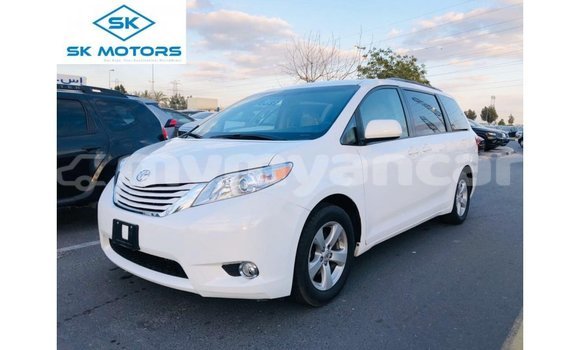 Buy Import Toyota Sienna White Car in Import - Dubai in Ayeyarwady