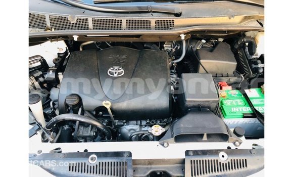Buy Import Toyota Sienna White Car in Import - Dubai in Ayeyarwady Buy Import Toyota Sienna White Car in Import - Dubai in Ayeyarwady