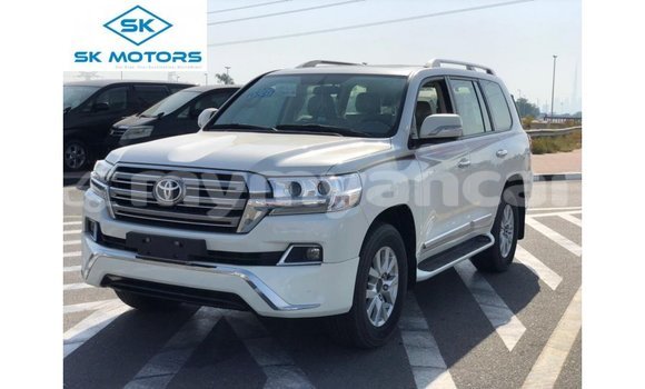 Buy Import Toyota Land Cruiser White Car in Import - Dubai in Ayeyarwady