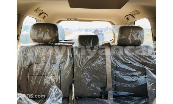 သွင်းကုန် Toyota Land Cruiser White ကား Import - Dubai Ayeyarwady သွင်းကုန် Toyota Land Cruiser White ကား Import - Dubai Ayeyarwady