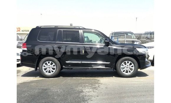 Buy Import Toyota Land Cruiser Black Car in Import - Dubai in Ayeyarwady Buy Import Toyota Land Cruiser Black Car in Import - Dubai in Ayeyarwady