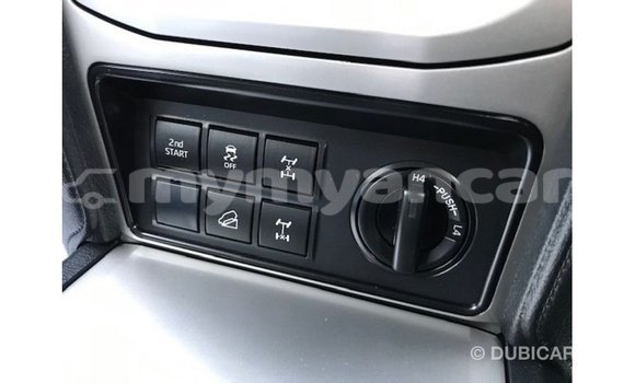သွင်းကုန် Toyota Prado Blue ကား Import - Dubai Ayeyarwady သွင်းကုန် Toyota Prado Blue ကား Import - Dubai Ayeyarwady