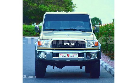 Buy Import Toyota Land Cruiser Beige Car in Import - Dubai in Ayeyarwady Buy Import Toyota Land Cruiser Beige Car in Import - Dubai in Ayeyarwady