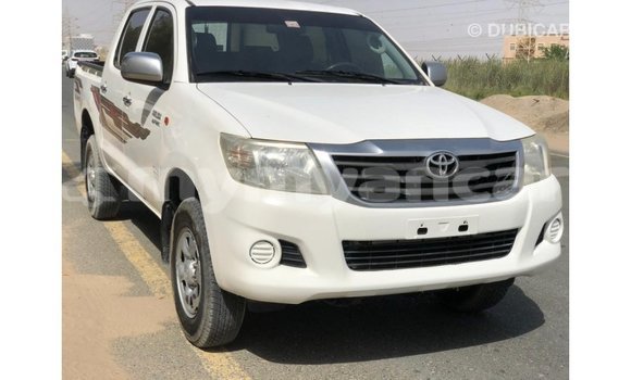 သွင်းကုန် Toyota Hilux White ကား Import - Dubai Ayeyarwady သွင်းကုန် Toyota Hilux White ကား Import - Dubai Ayeyarwady